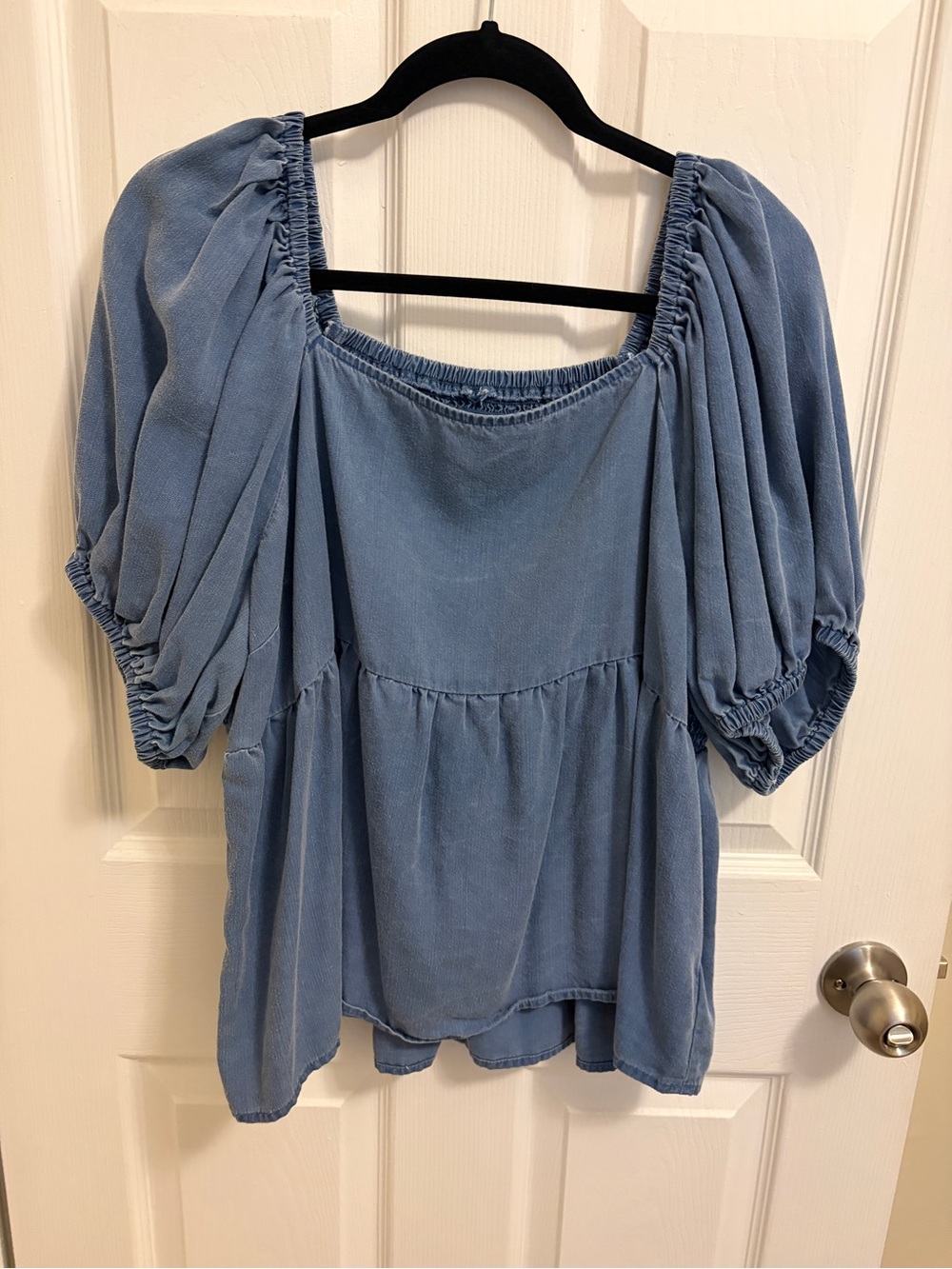 Old Navy Light Blue Puff-Sleeve Peasant Top